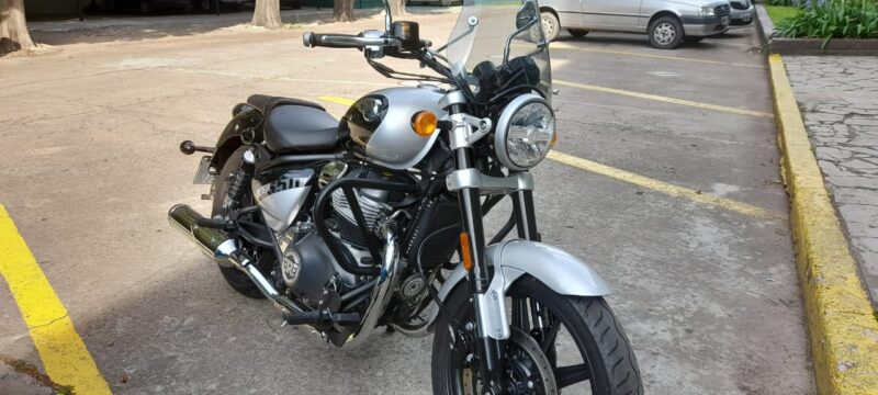 Defensa Royal Enfield Super Meteor 650