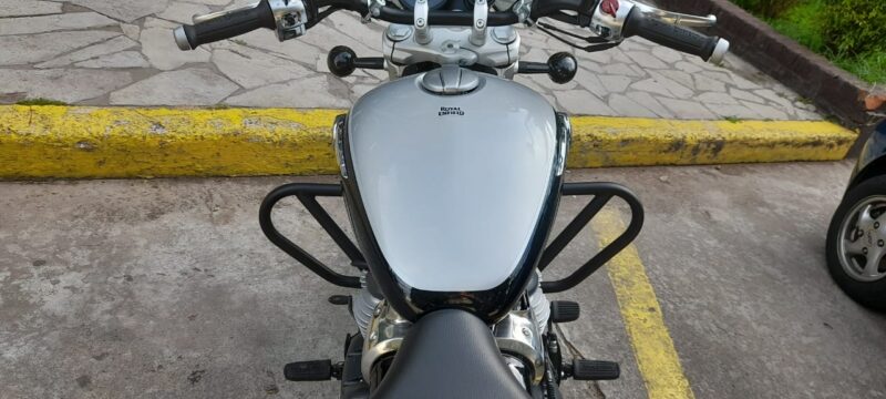 Defensa Royal Enfield Super Meteor 650