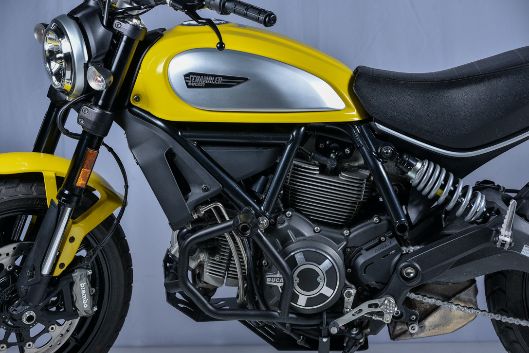 Defensa con slider Ducati Scrambler 800 Icon Defensa con slider Ducati Scrambler 800 Icon - Imagen 5