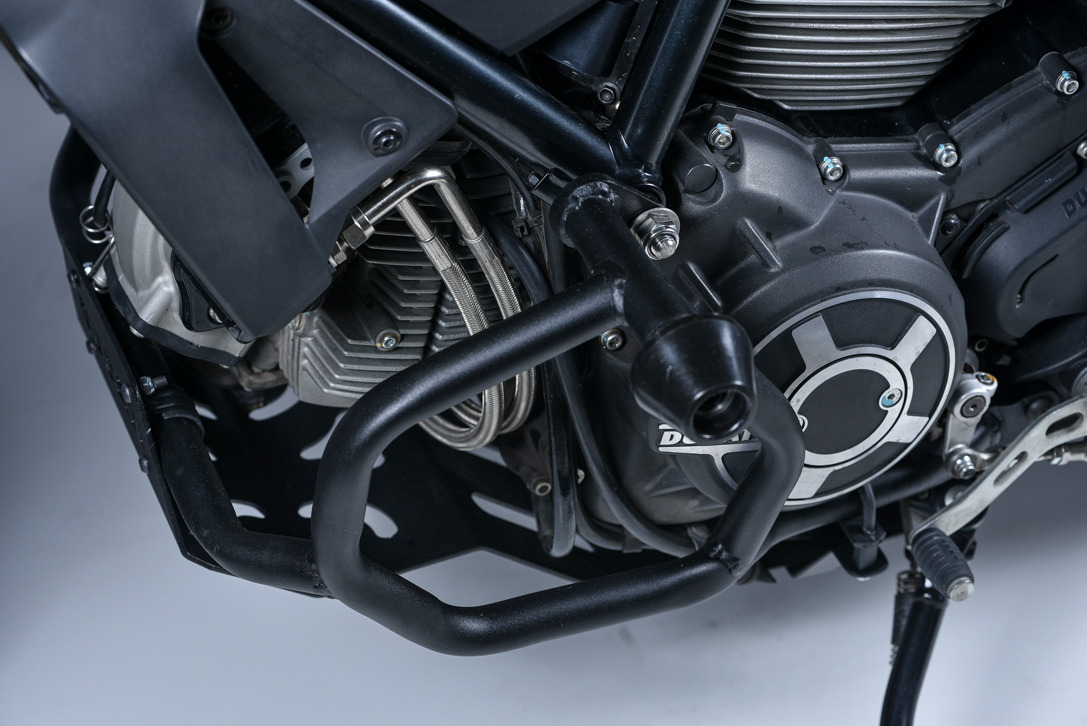 Defensa con slider Ducati Scrambler 800 Icon Defensa con slider Ducati Scrambler 800 Icon - Imagen 4