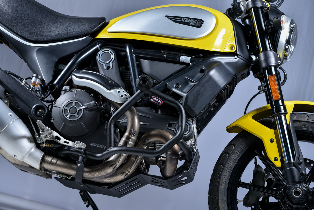Defensa con slider Ducati Scrambler 800 Icon Defensa con slider Ducati Scrambler 800 Icon - Imagen 2