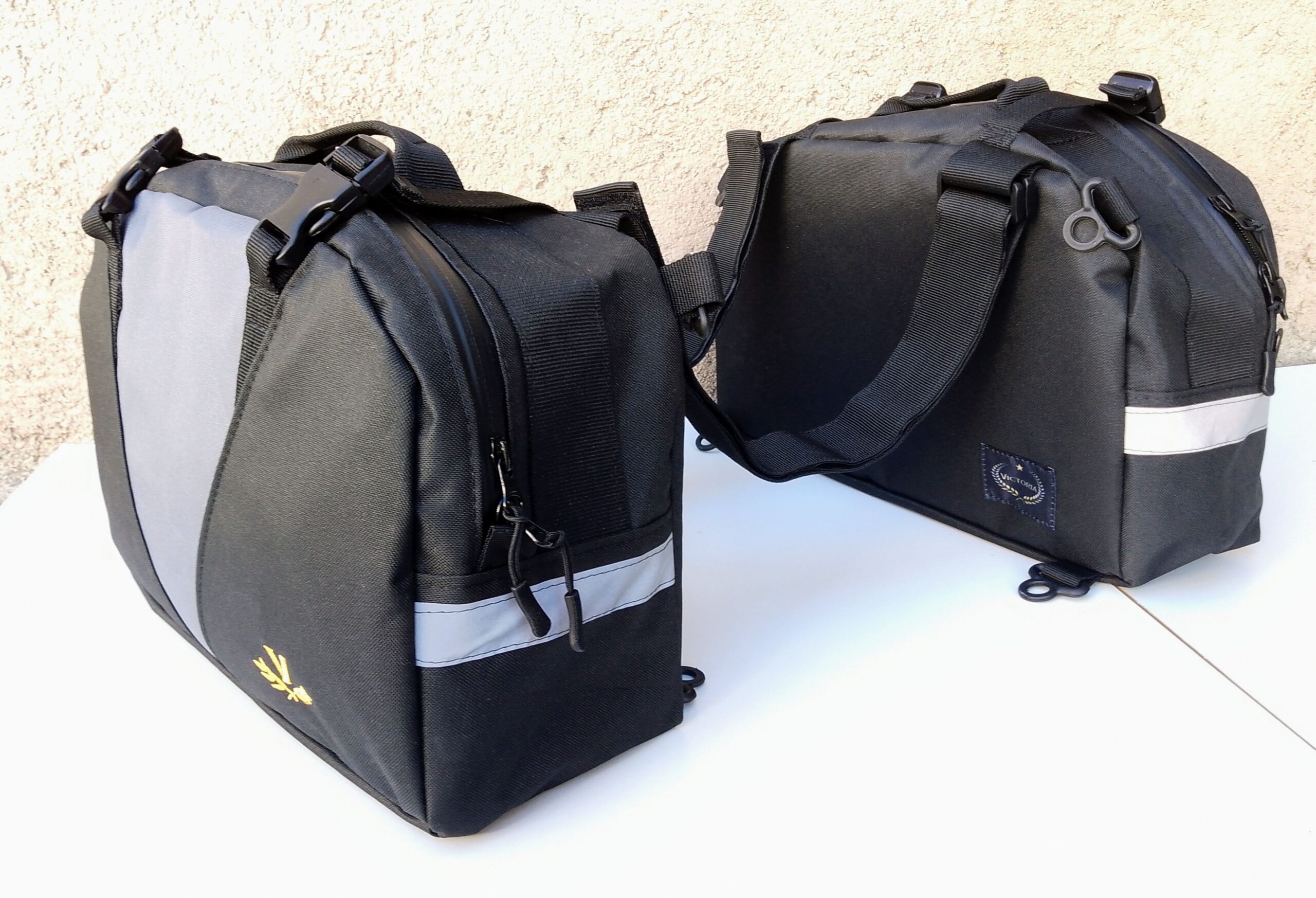 Alforjas de Cordura forradas. Calidad PREMIUM. Incluye funda para lluvia Alforjas para moto de Cordura forradas incluye funda para lluvia