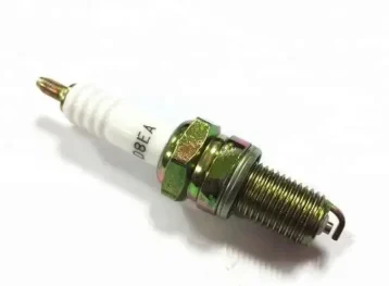 Bujía D8EA para Suzuki GN 125 / EN 125 / GN 250 CKM