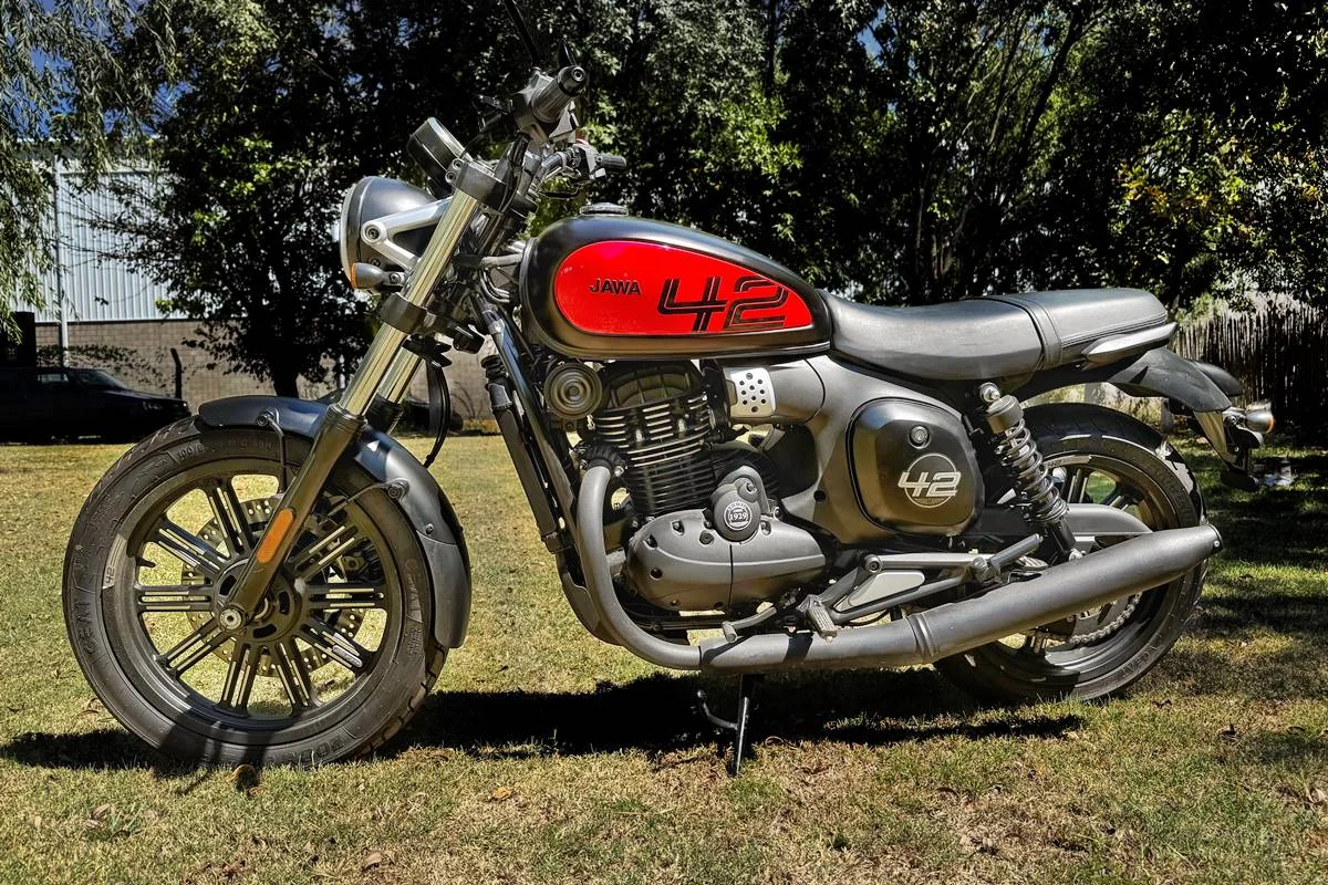 Moto Jawa 350 42 FJ Moto Jawa 350 42 FJ