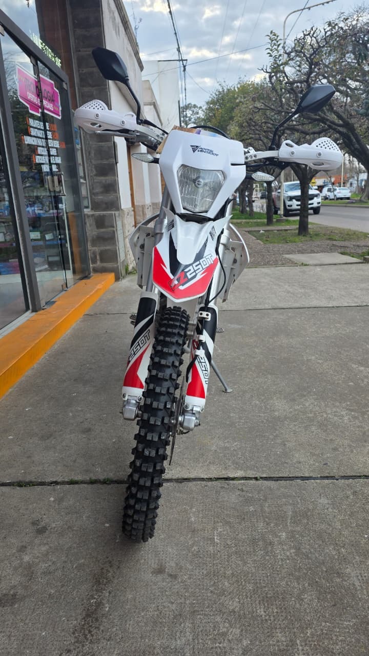 Moto Rvm Cz T 250 - usada Moto Rvm Cz T 250 - usada - Imagen 5