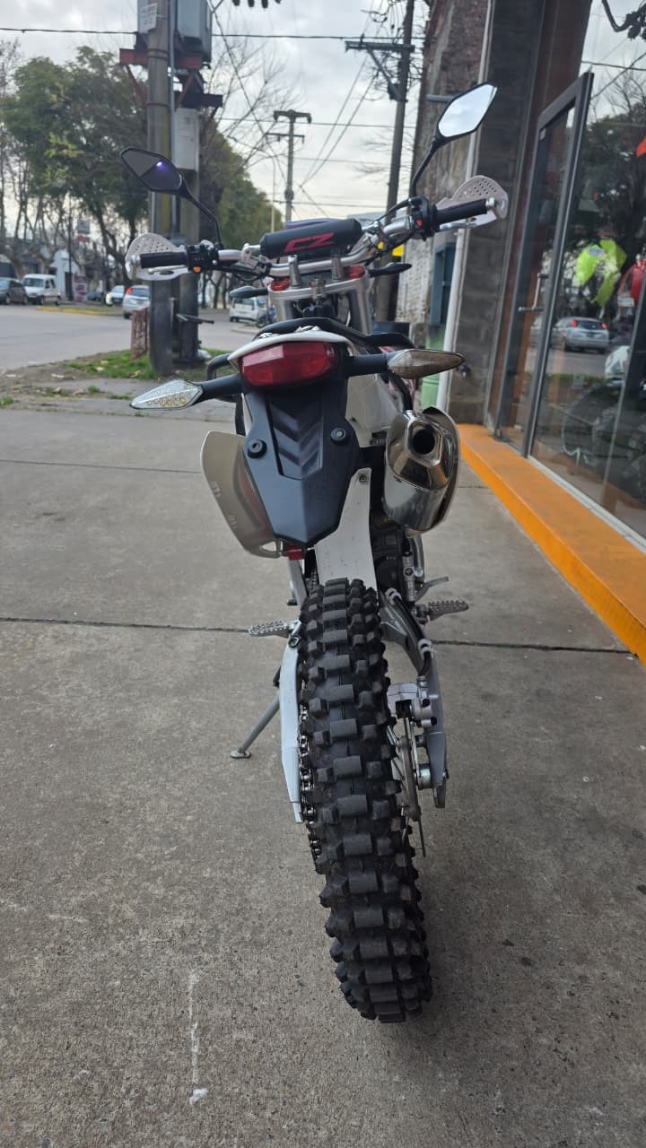 Moto Rvm Cz T 250 - usada Moto Rvm Cz T 250 - usada - Imagen 2