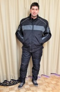 Cliente con campera Cyclón en uso