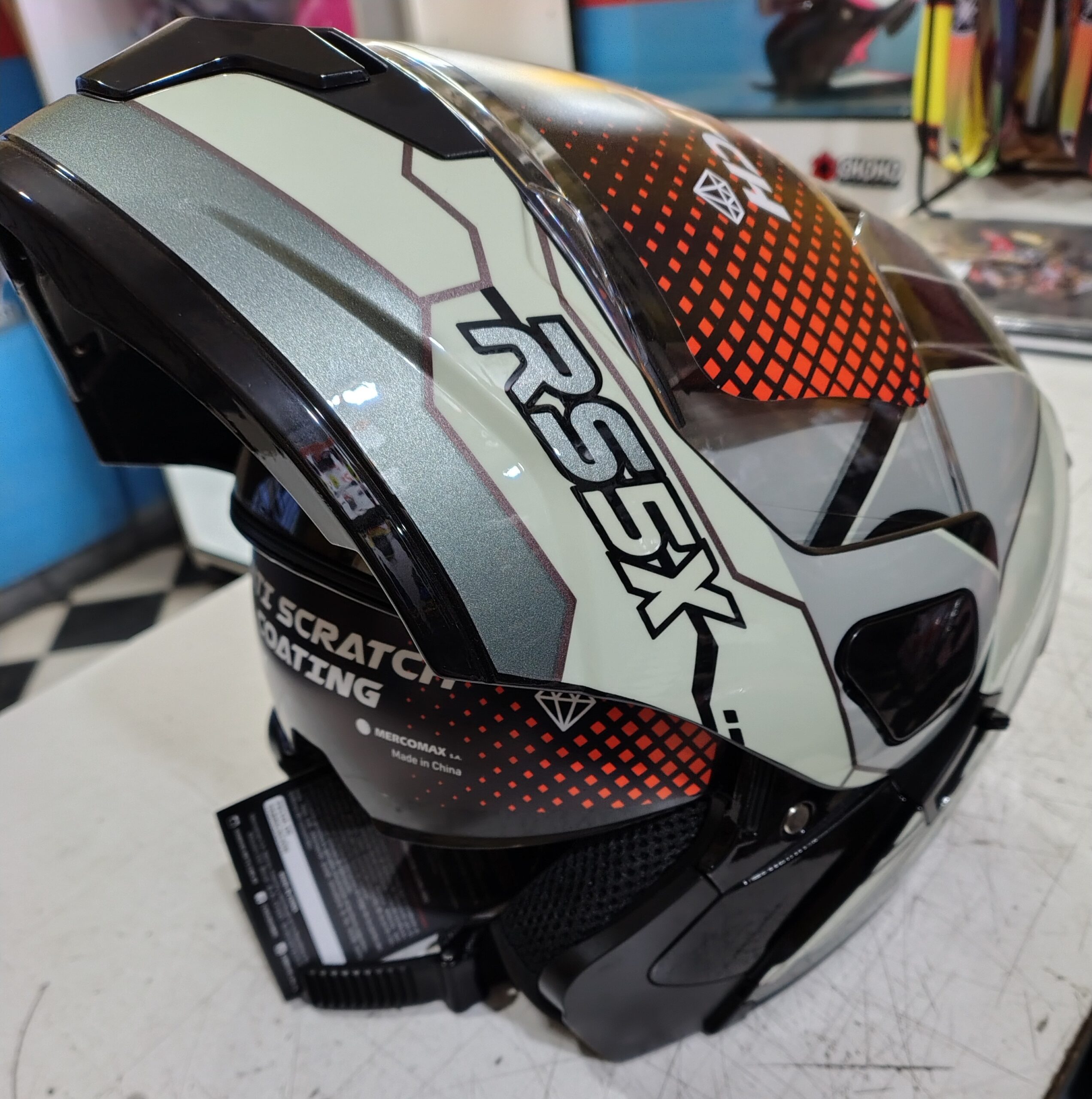 Casco Hawk RS5X Hunter Gris Brillante Talle XL 62 Abatible Casco Hawk RS5X Hunter Gris Brillante Talle XL 62 Abatible